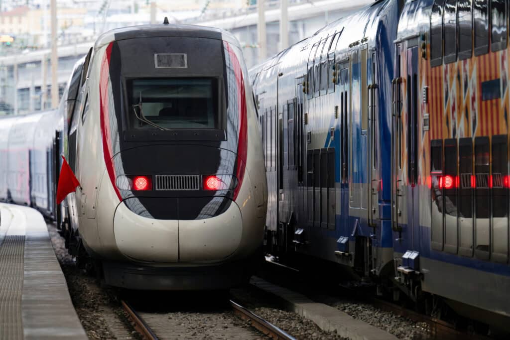 train links from tunbridge wells into london